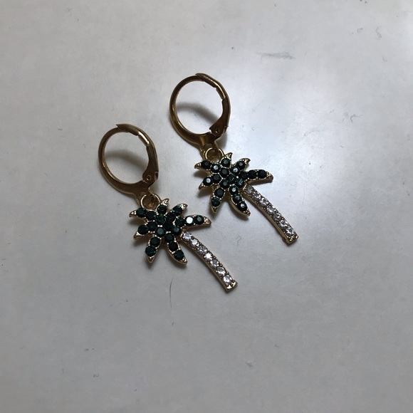 Palm tree 🌴 Earrings - Picture 6 of 6